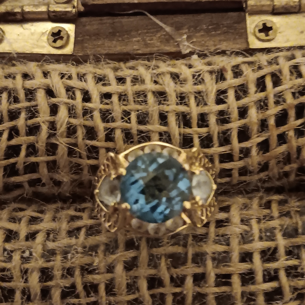 10k gold topaz ring size 8